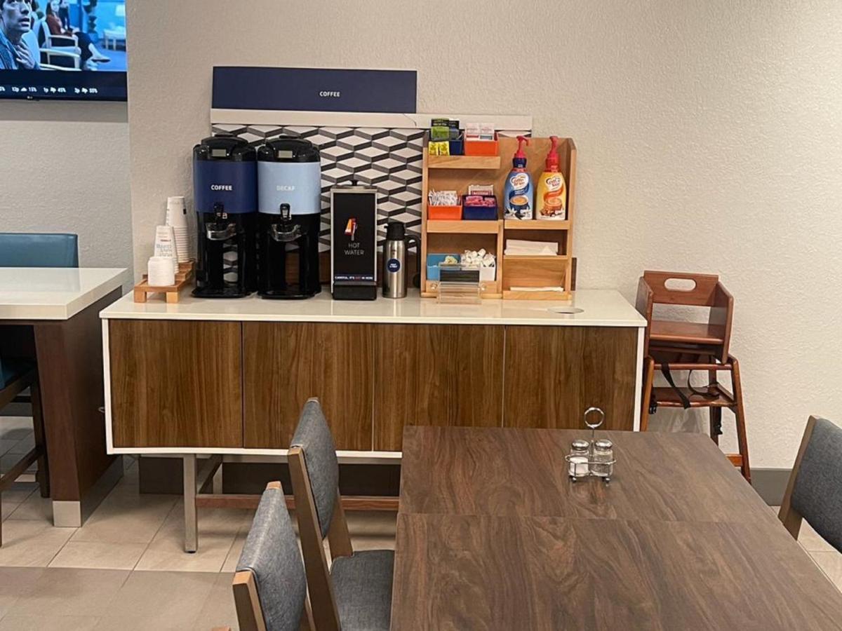 Holiday Inn Express Fort Lauderdale North - Executive Airport By Ihg Kültér fotó
