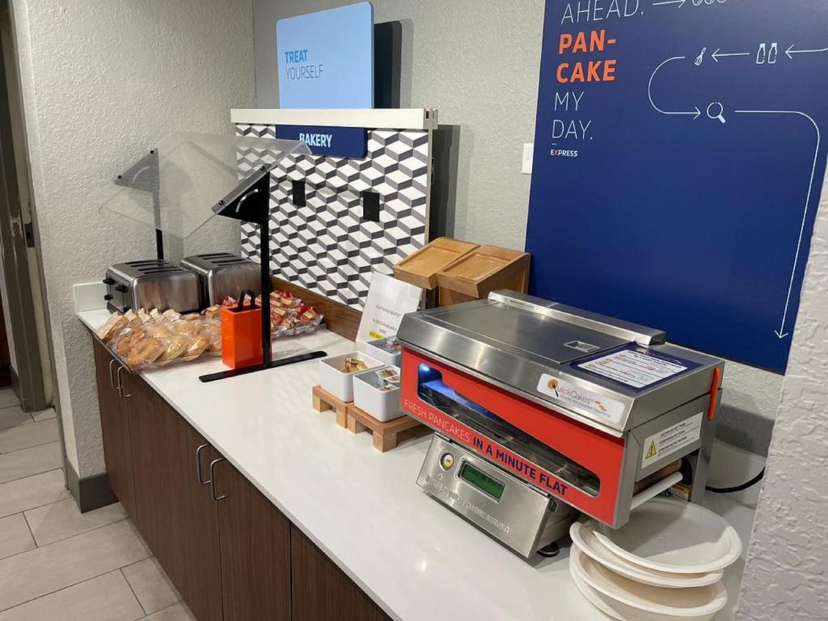 Holiday Inn Express Fort Lauderdale North - Executive Airport By Ihg Kültér fotó